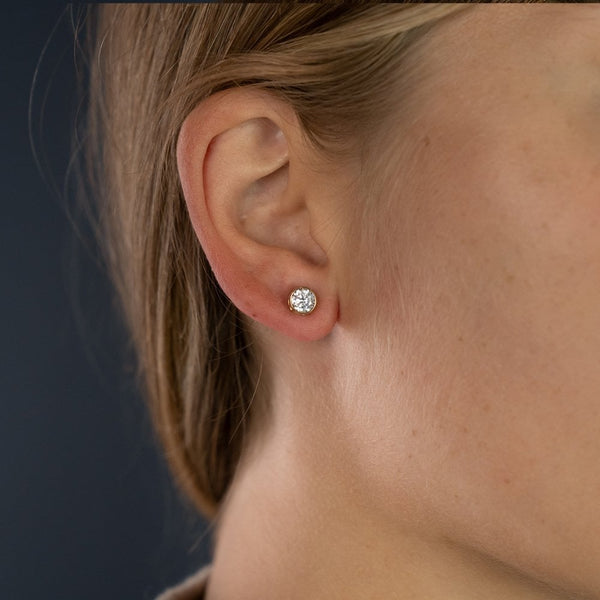 9ct Yellow Gold Round Cubic Zirconia Stud Earrings - 1.3g