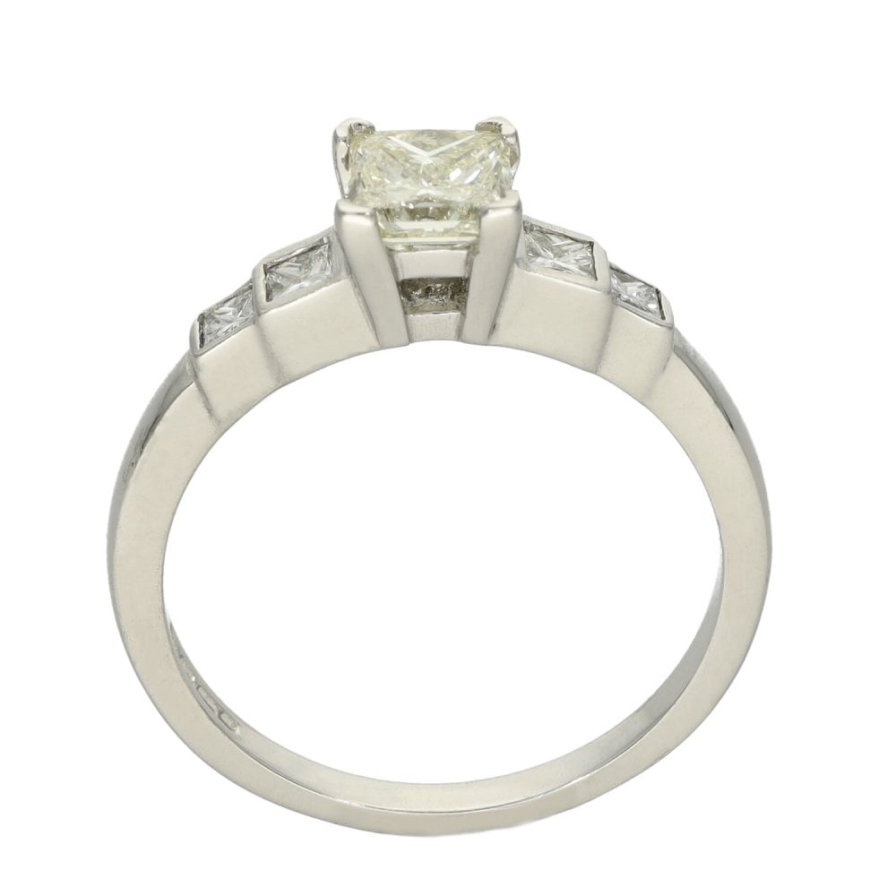 18ct White Gold Diamond Shoulders Engagement Ring - 0.94ct