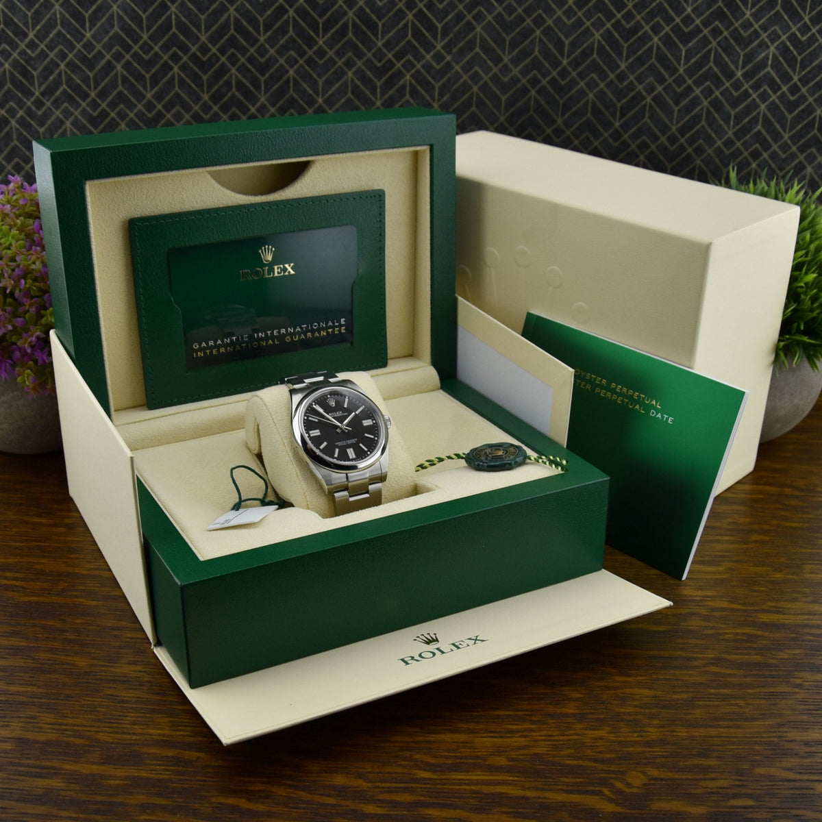 Oyster Perpetual 124300 - Black Dial - 41mm - 2022
