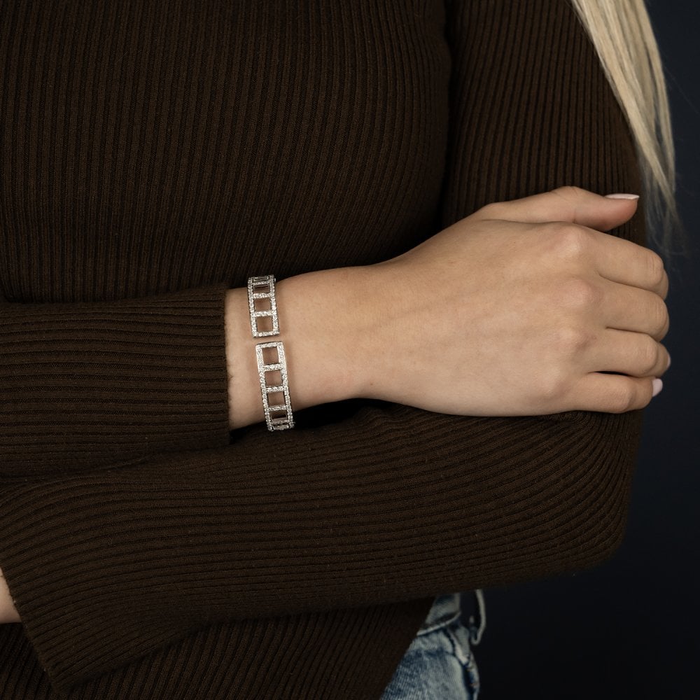 18ct White Gold Open Square Diamond Bangle - 16cm - 4.40ct
