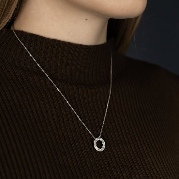 18ct White Gold Circle Diamond Pendant & Necklace - 18" - 0.56ct
