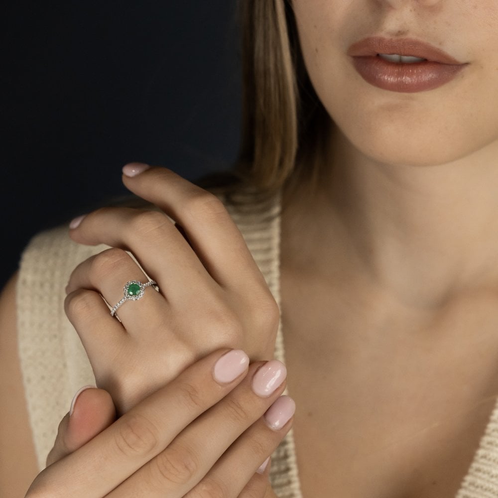 Ladies Platinum Diamond and Emerald Halo Ring - Size M