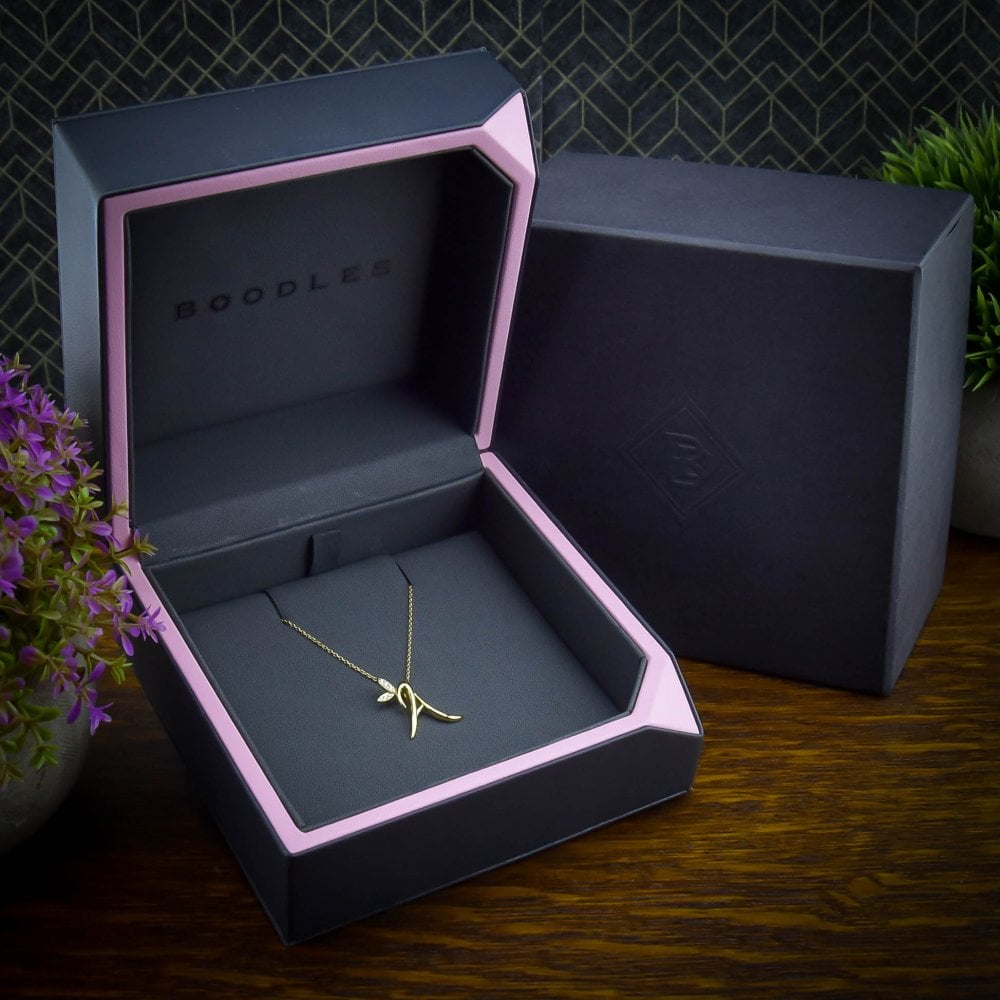 Ladies 18ct Yellow Gold Diamond Set Initial A & 20" Chain