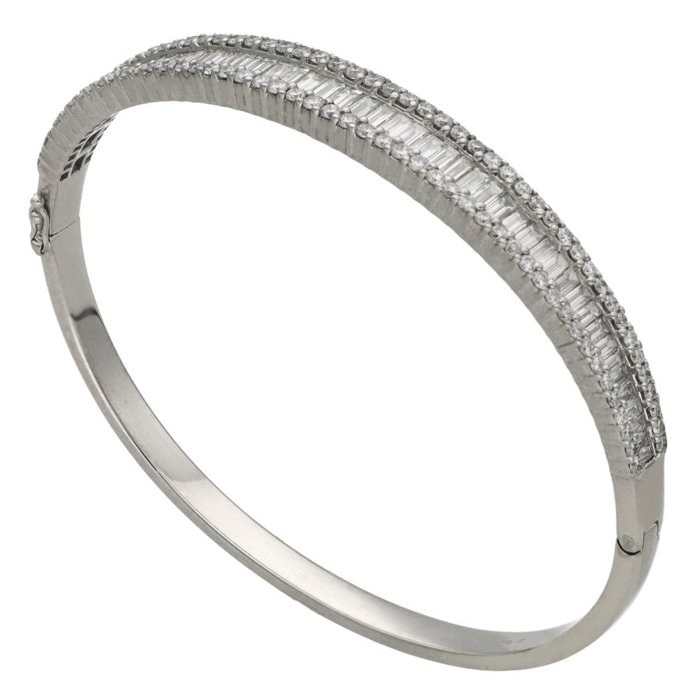 Ladies 18ct White Gold Diamond Bangle - 3.96ct
