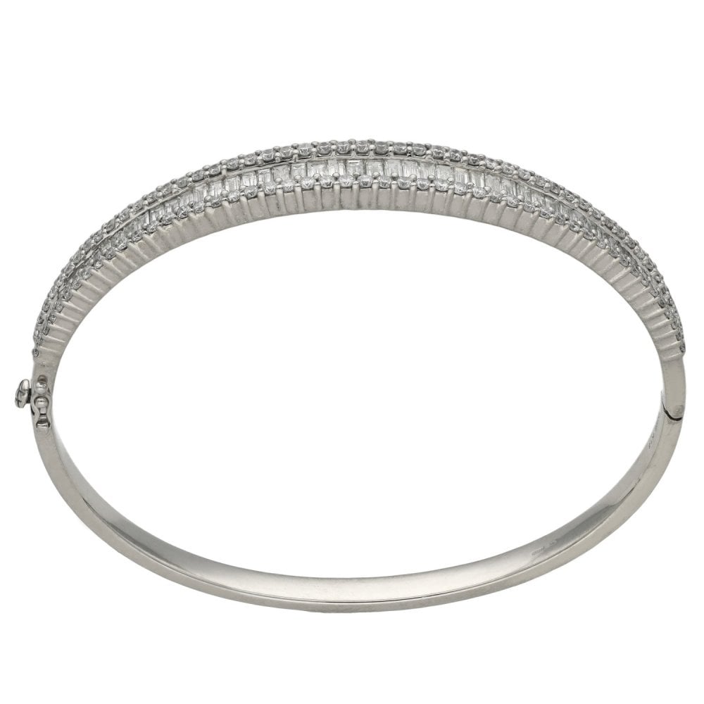 Ladies 18ct White Gold Diamond Bangle - 3.96ct