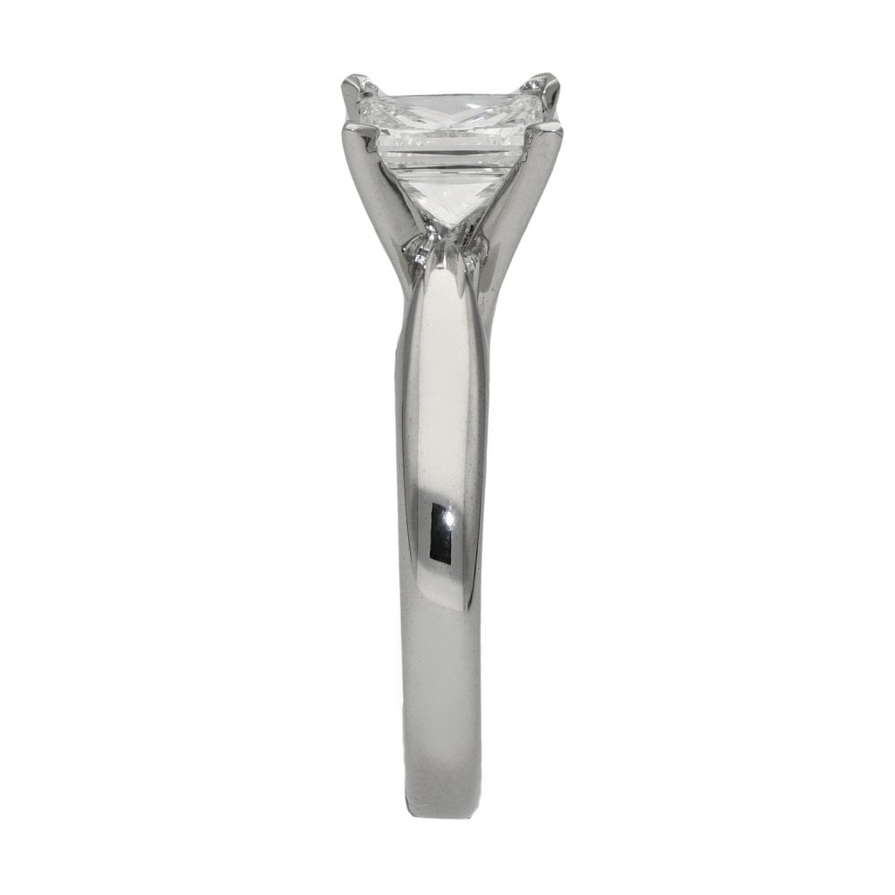 Ladies 18ct White Gold Certified Diamond Engagement Ring
