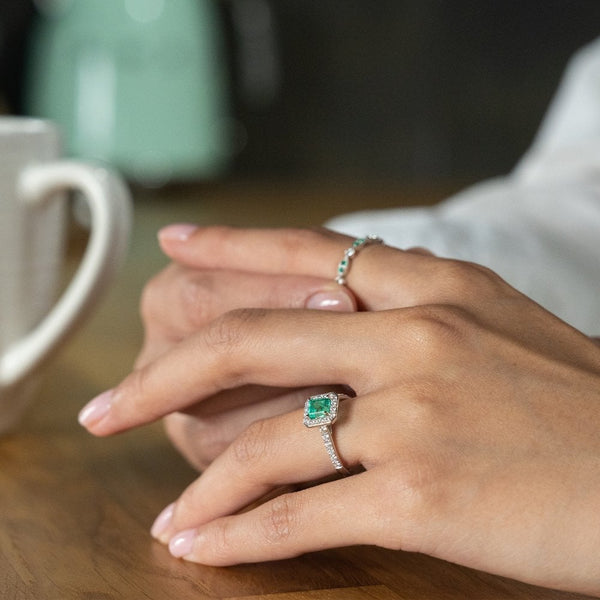 Ladies Platinum Diamond & Emerald Halo Cluster Ring - Size L