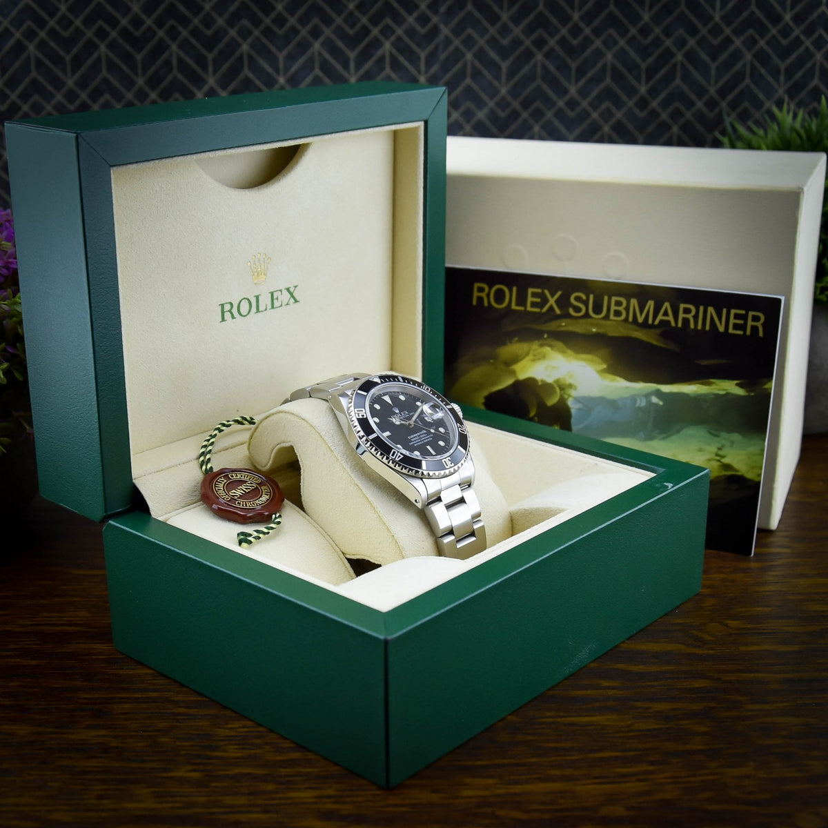 Submariner 16610 - Gents Watch - Black Dial - 1998