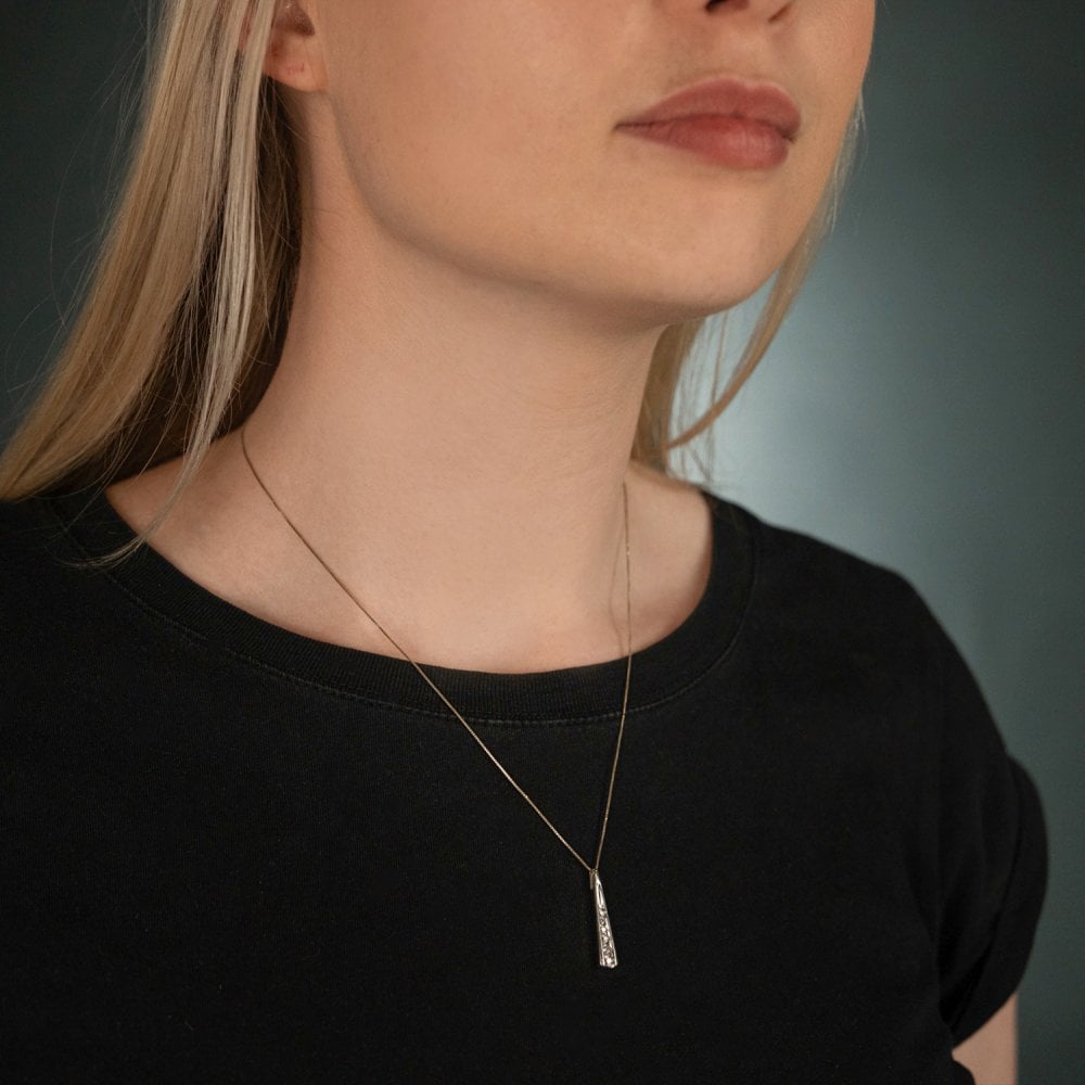 Ladies 18ct White Gold Diamond Pendant & Necklace - 18" - 0.25ct
