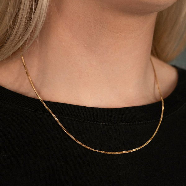 9ct Yellow Gold Fine Curb Chain - 18" - 4.2g