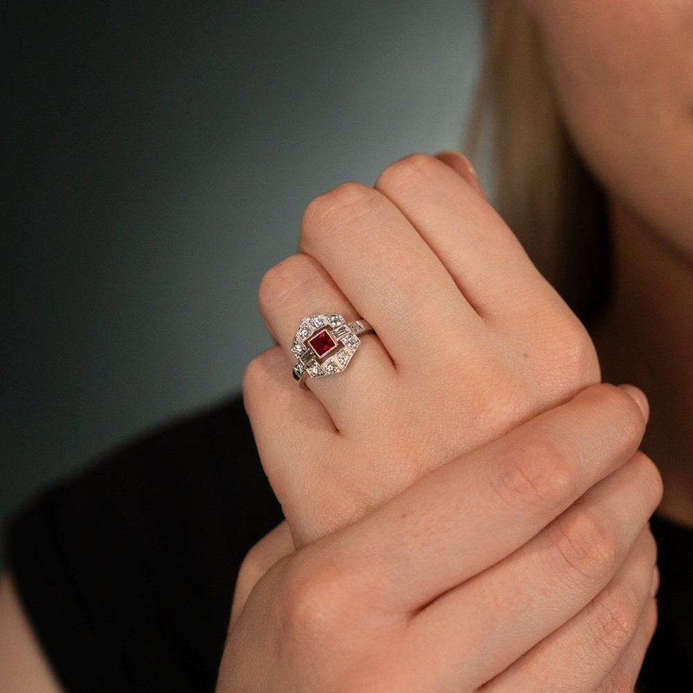 Ladies 18ct White Gold Ruby & Diamond Cluster Ring