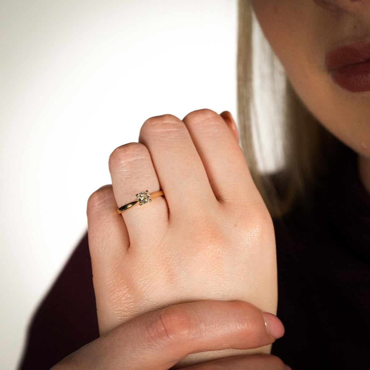 Ladies 18ct Yellow Gold Cushion Cut Diamond Engagement Ring