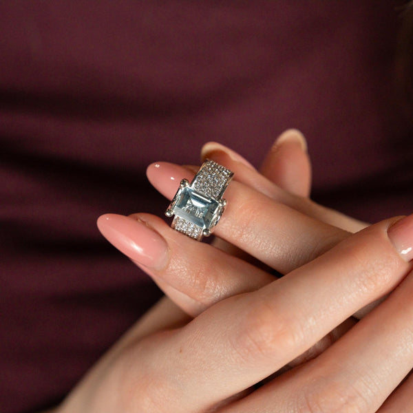 Ladies 18ct White Gold Aquamarine Diamond Ring - Size K