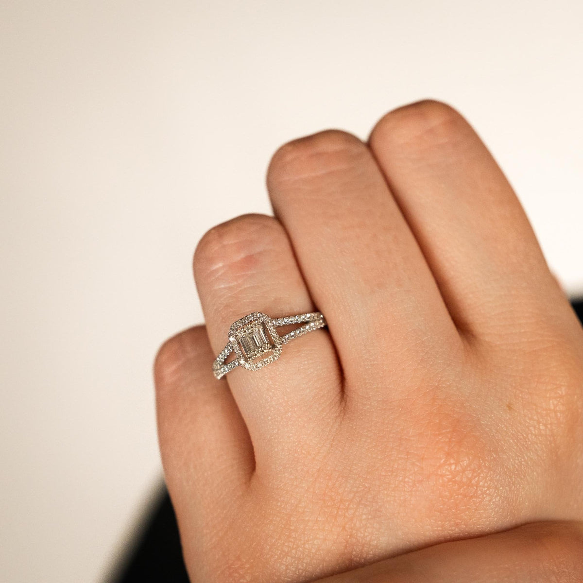 9ct White Gold Rectangular Diamond Cluster Ring - 0.36ct