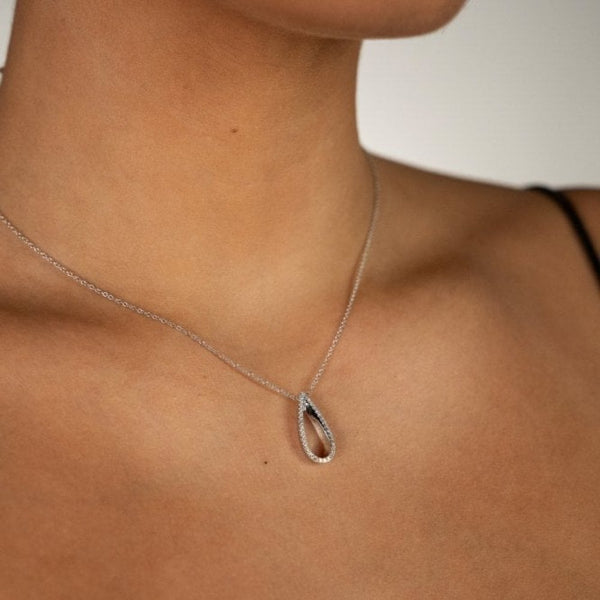 Ladies 9ct White Gold Diamond Set Tear Drop Pendant & Chain