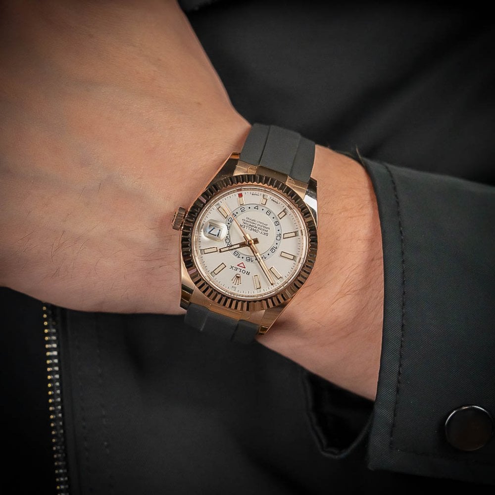 Sky-Dweller 326235 - Oysterflex Strap - White Dial - 2021