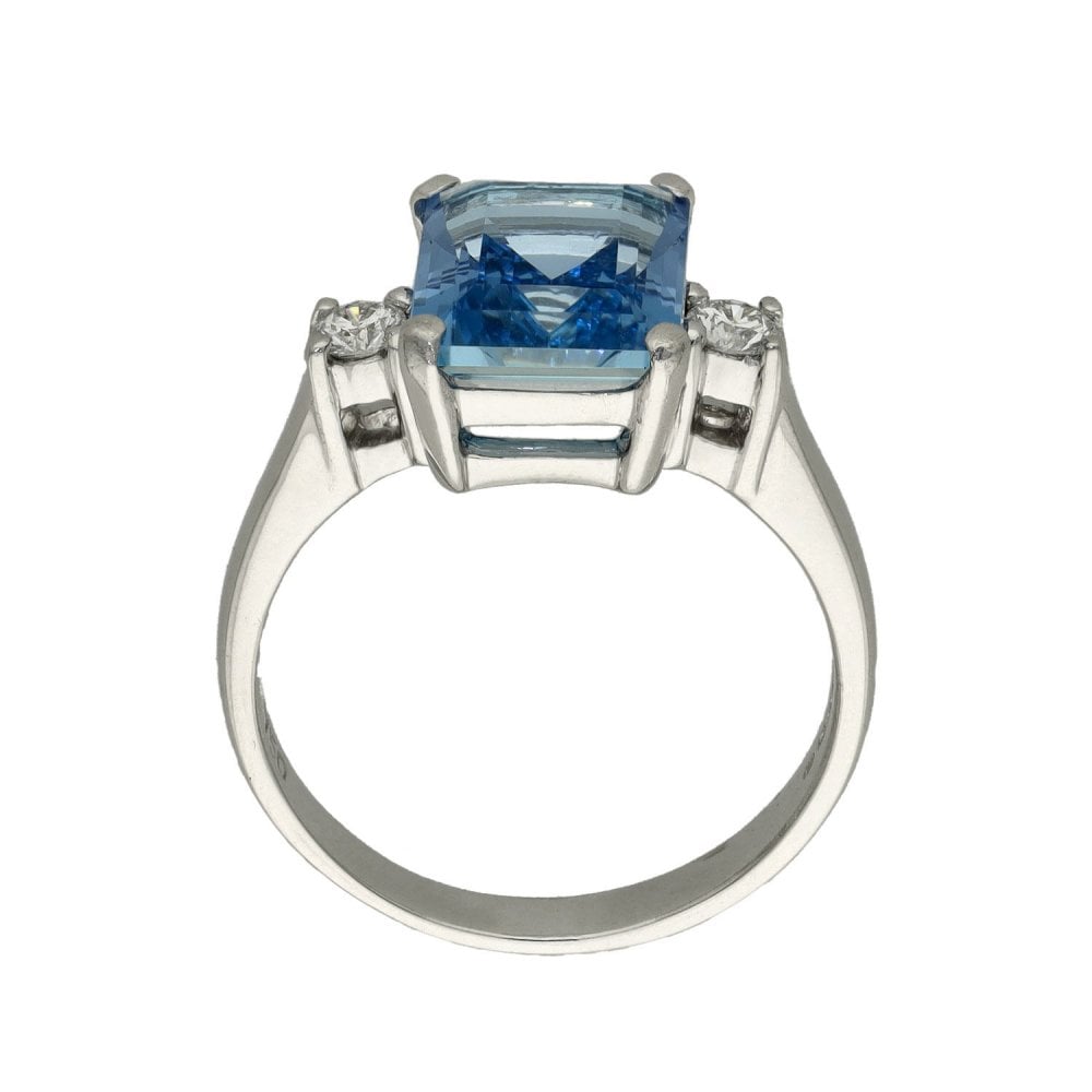Ladies 18ct White Gold Aquamarine & Diamond Ring - Size Q