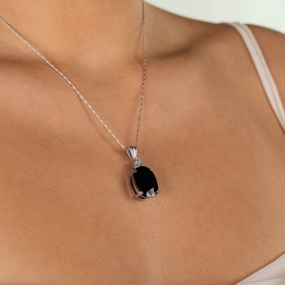 18ct White Gold Sapphire & Diamond Pendant & Chain -18" -18.58ct