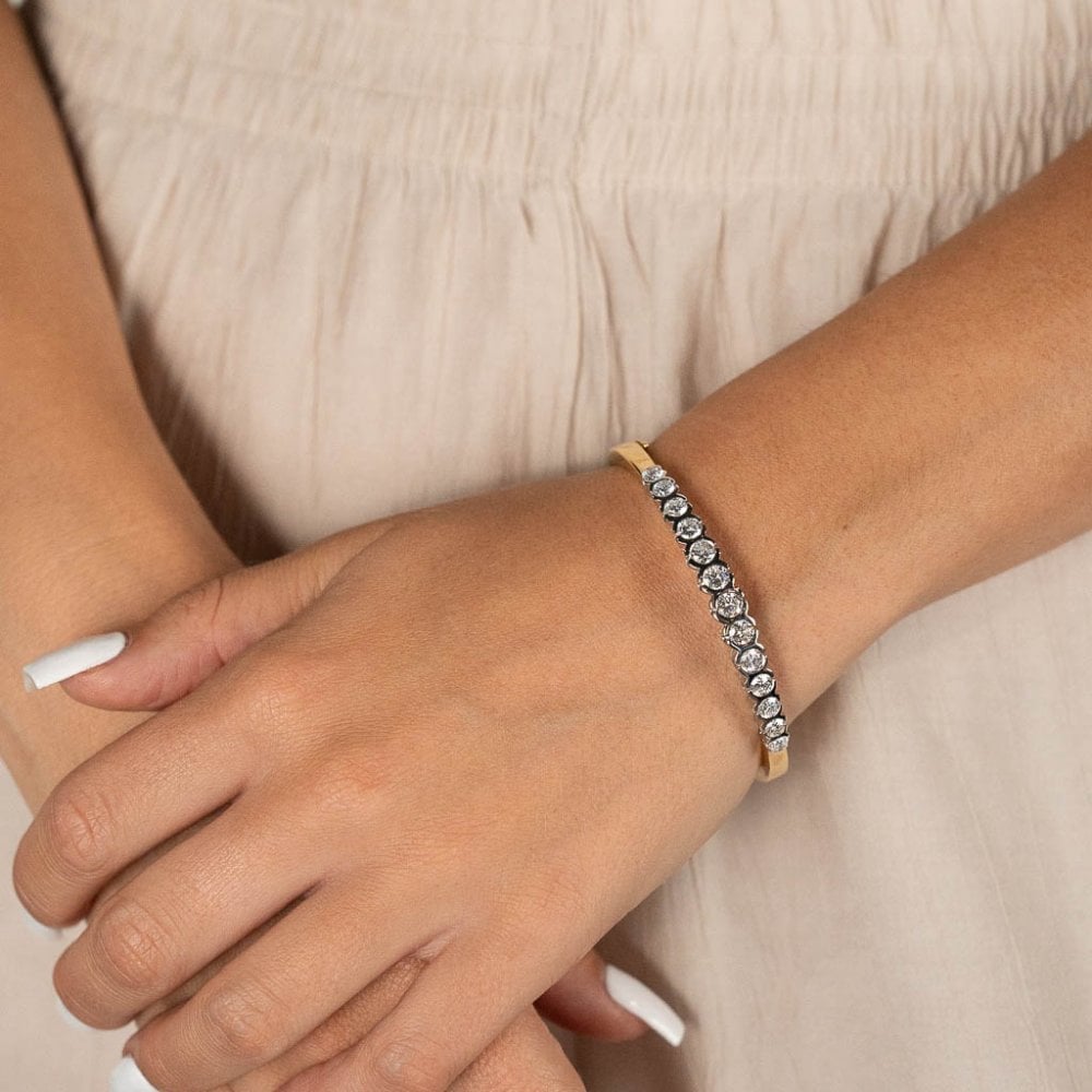Ladies 18ct Yellow Gold Diamond Set Bangle  - 3.50ct
