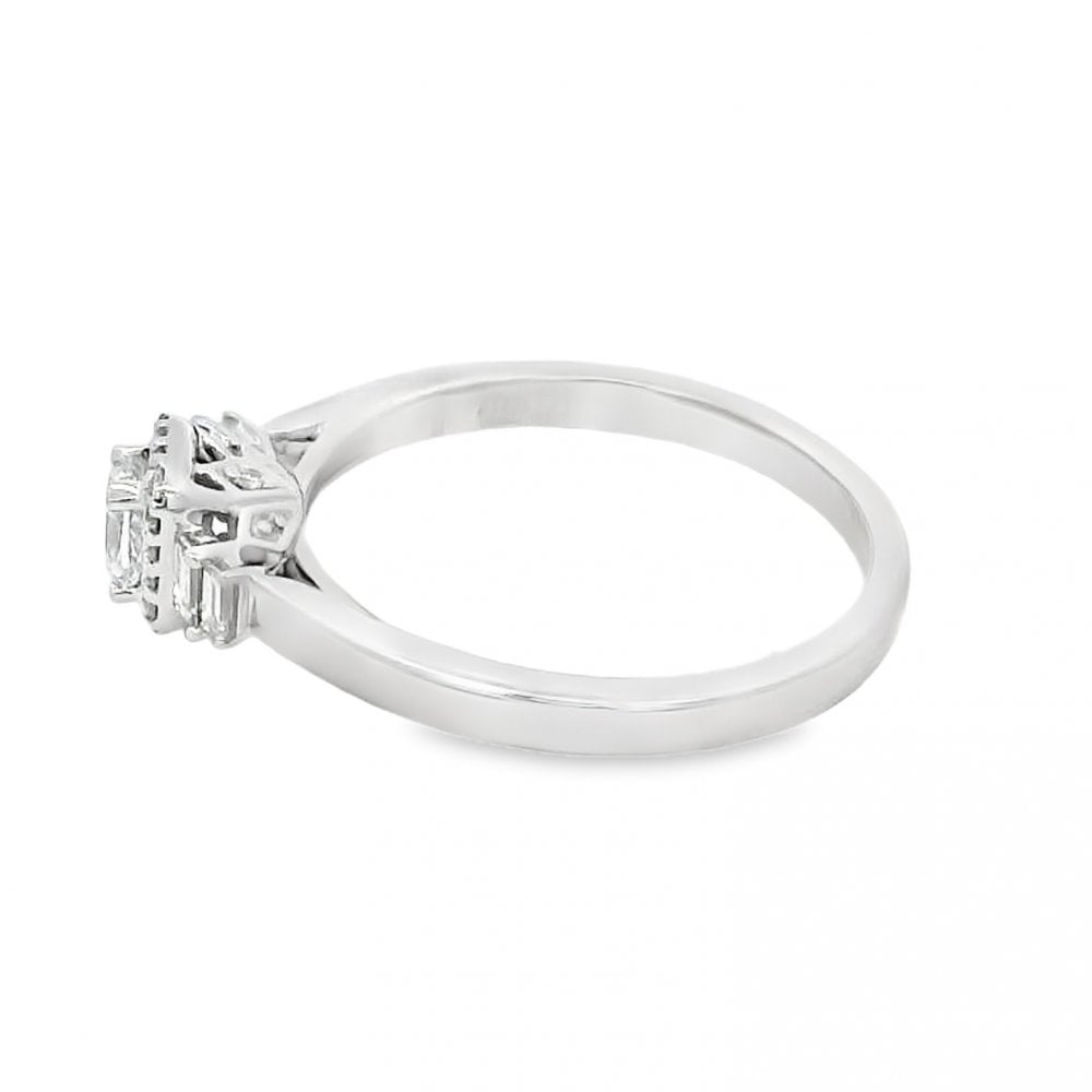 Ladies 18ct White Gold Diamond Cluster Ring - 0.40ct