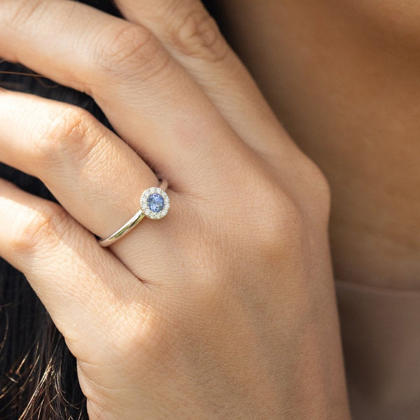 Ladies 18ct White Gold Diamond & Tanzanite Halo Cluster Ring
