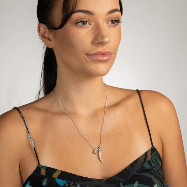 18ct White Gold Diamond Ribbon Pendant & Necklace - 20" - 0.50ct
