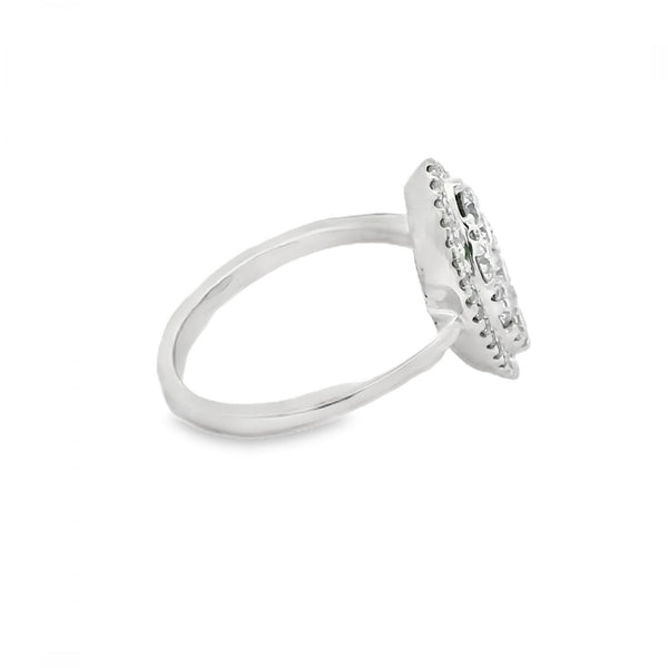 18ct White Gold Diamond Cluster Ring - Size N - 1.00ct