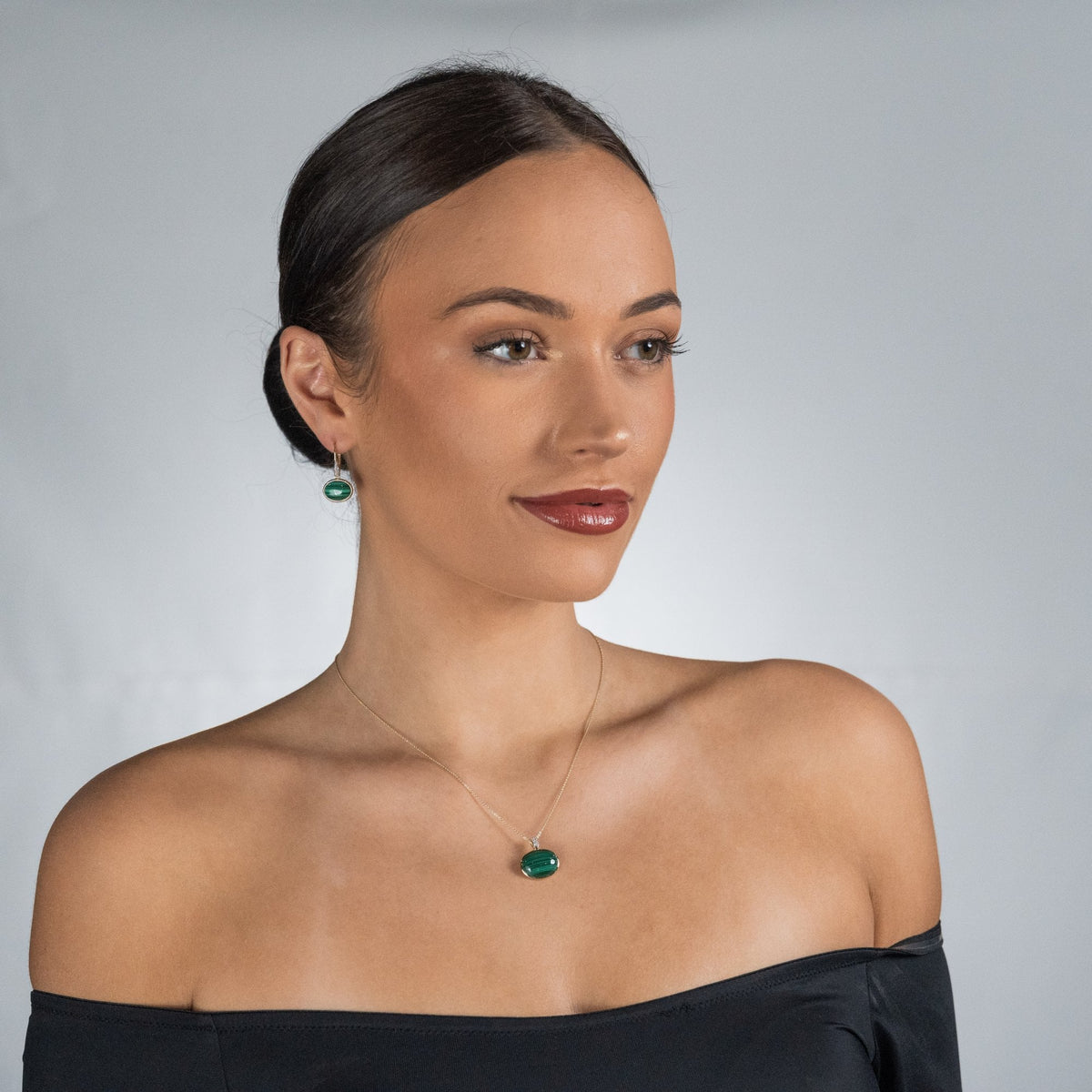 9ct Yellow Gold Oval Malachite and Diamond Necklace - 16/18"