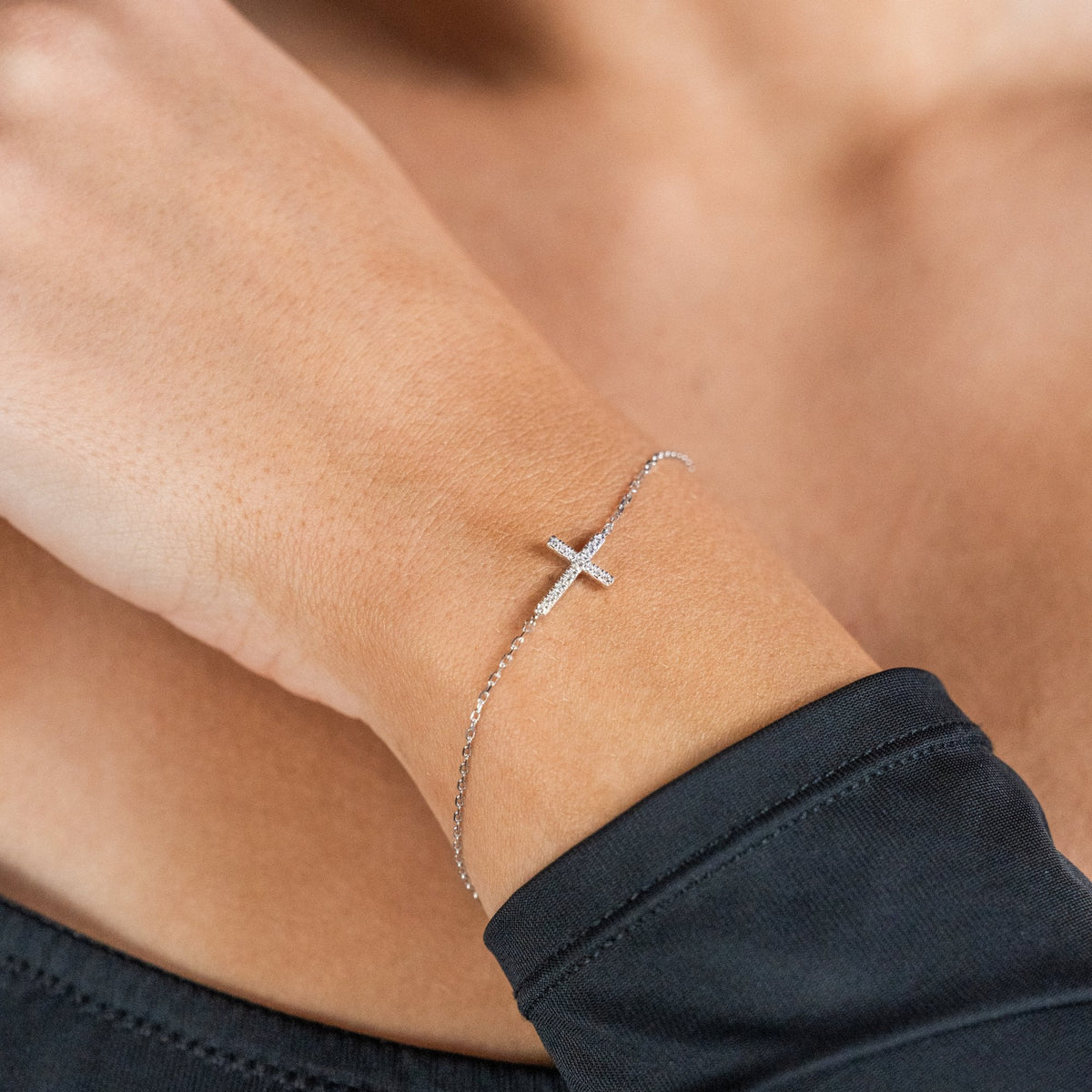 Ladies 9ct White Gold Diamond Cross Bracelet - 7.5" - 0.10ct