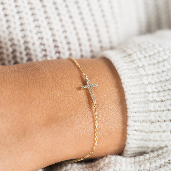Ladies 9ct Yellow Gold Diamond Cross Bracelet - 7.5" - 0.10ct