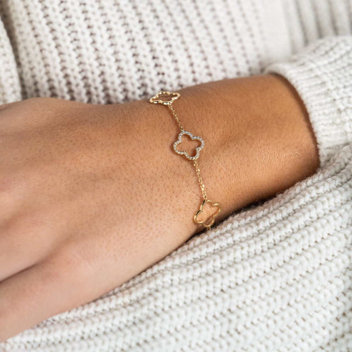Ladies 9ct Yellow Gold Diamond Clover Bracelet - 7.5" - 2.8g