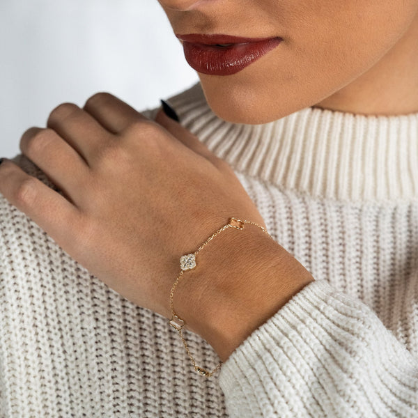 Ladies 9ct Yellow Gold Diamond Clover Bracelet - 7.5" - 2.6g