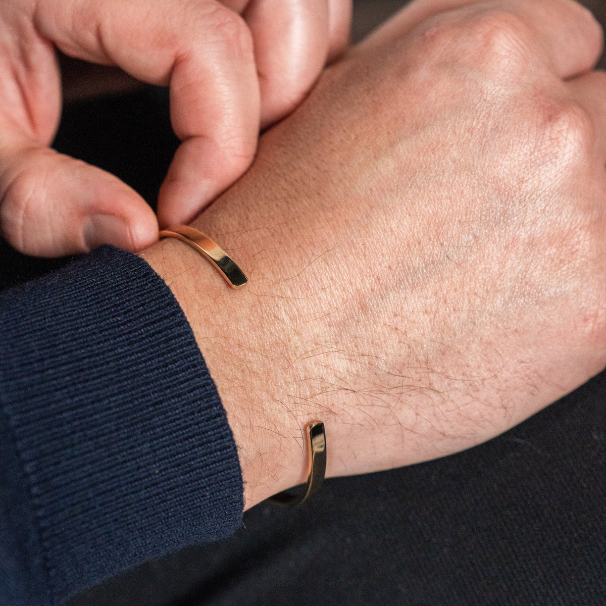 9ct Yellow Gold Cuff Bangle - 18cm - 11.0g