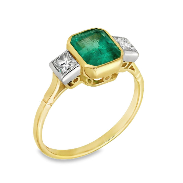 18ct Yellow Gold Emerald & Diamond Trilogy Ring - Size O½