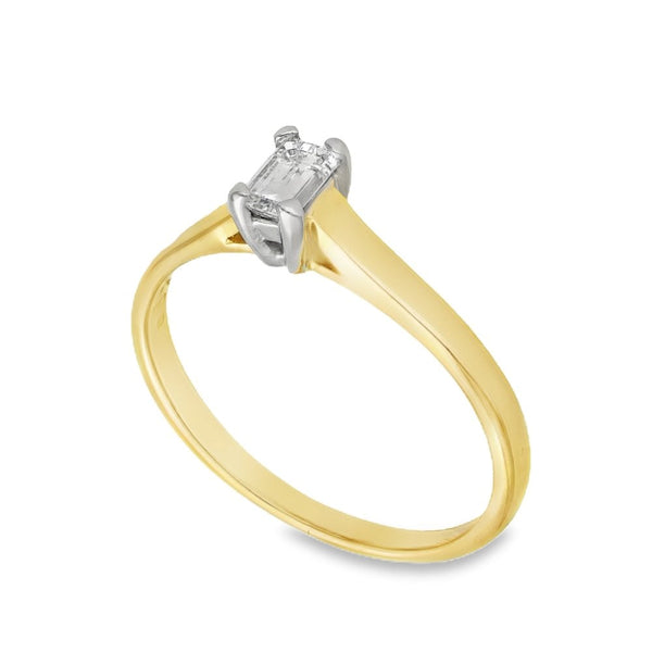 18ct Yellow Gold Diamond Engagement Ring - Size N - 0.32ct
