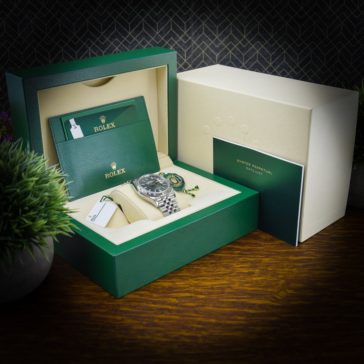 Datejust 36 126234 - Green Palm Dial - 2023