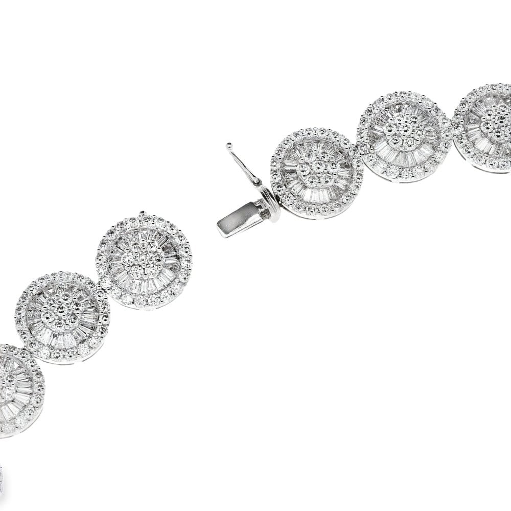 18ct White Gold Graduated Diamond Collarette - 16" - 33.50ct