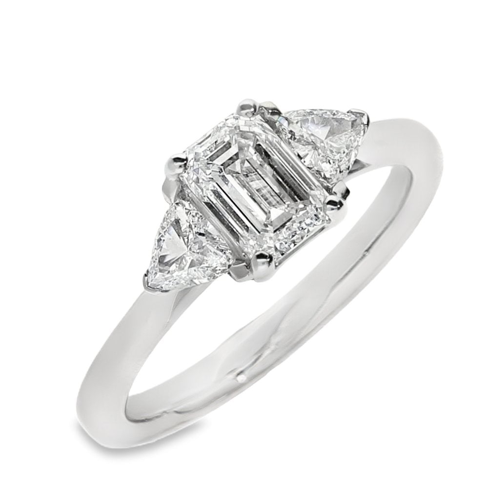 Ladies Platinum Emerald & Trilliant Cut Diamond Ring - 1.41ct