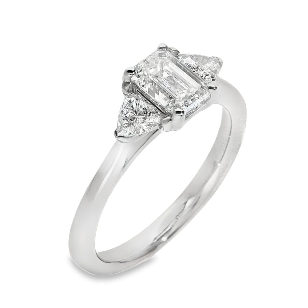 Ladies Platinum Emerald & Trilliant Cut Diamond Ring - 1.41ct