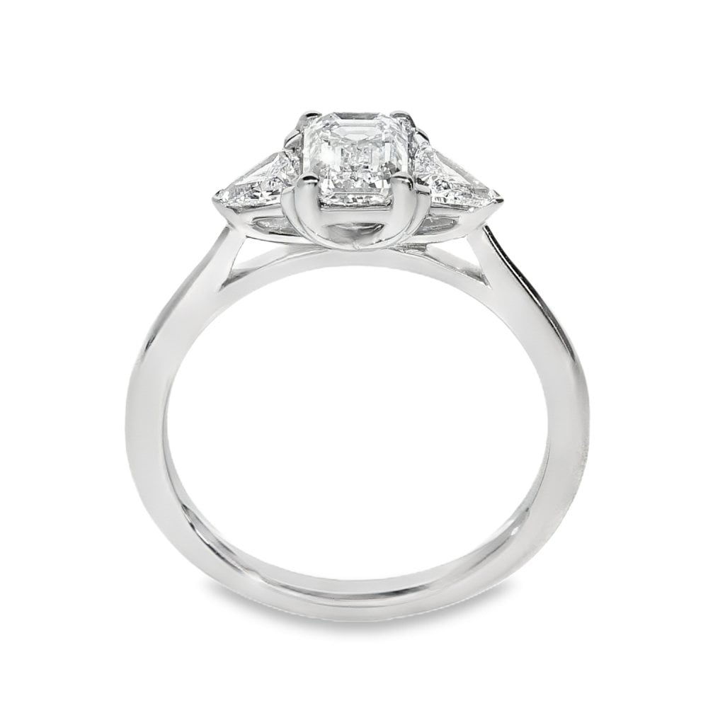 Ladies Platinum Emerald & Trilliant Cut Diamond Ring - 1.41ct