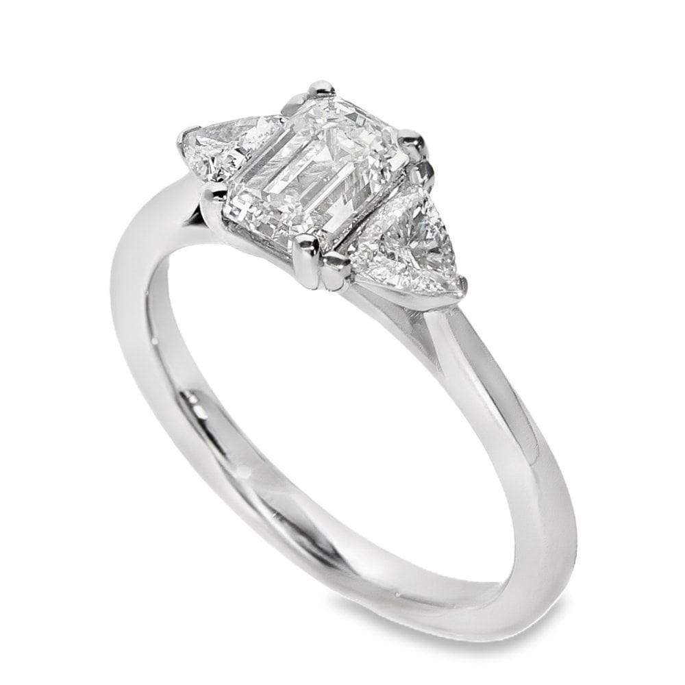 Ladies Platinum Emerald & Trilliant Cut Diamond Ring - 1.41ct