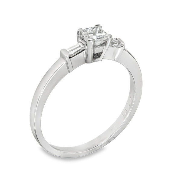 18ct White Gold Diamond Trilogy Ring - Size M½ - 0.50ct