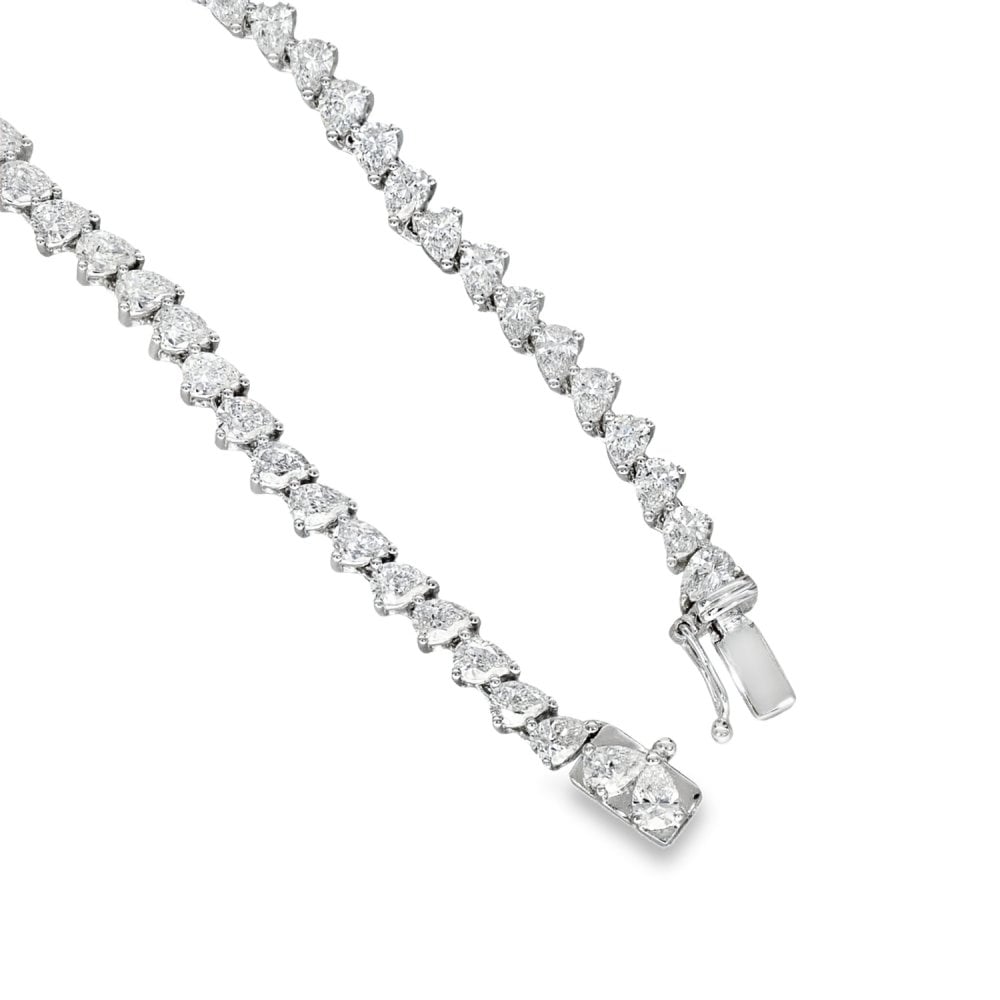18ct White Gold Pear-Cut Diamond Necklace - 16" - 18.54ct