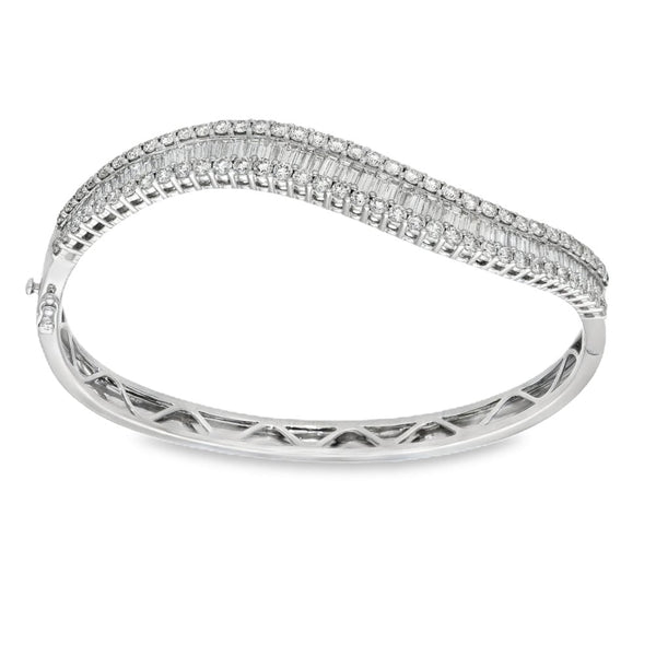 18ct White Gold Diamond Wave Bangle - 17.5cm - 4.68ct