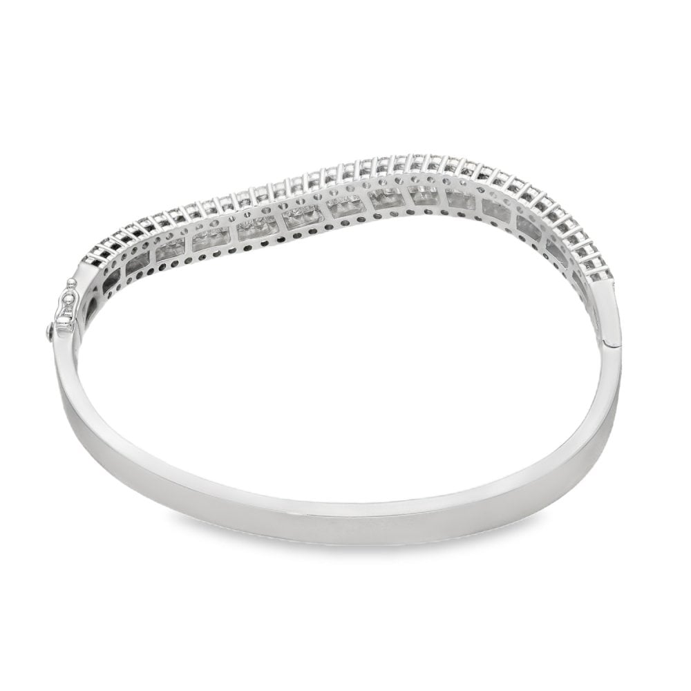 18ct White Gold Diamond Wave Bangle - 17.5cm - 4.68ct