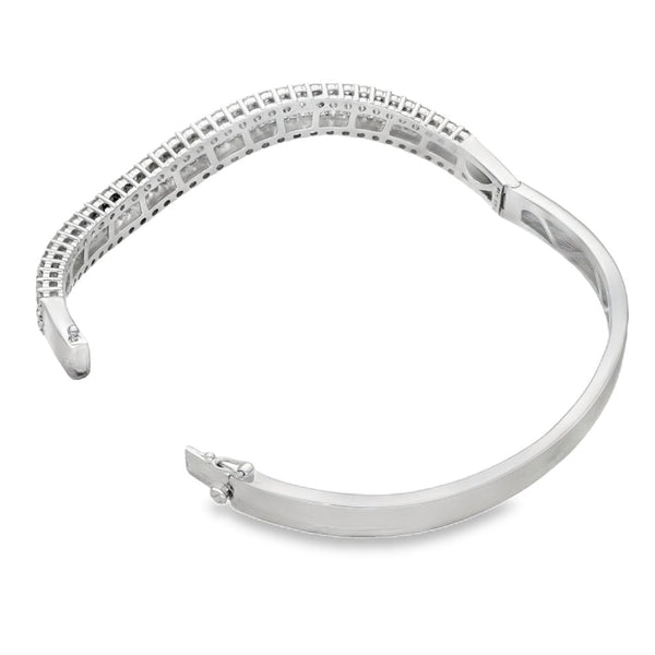 18ct White Gold Diamond Wave Bangle - 17.5cm - 4.68ct