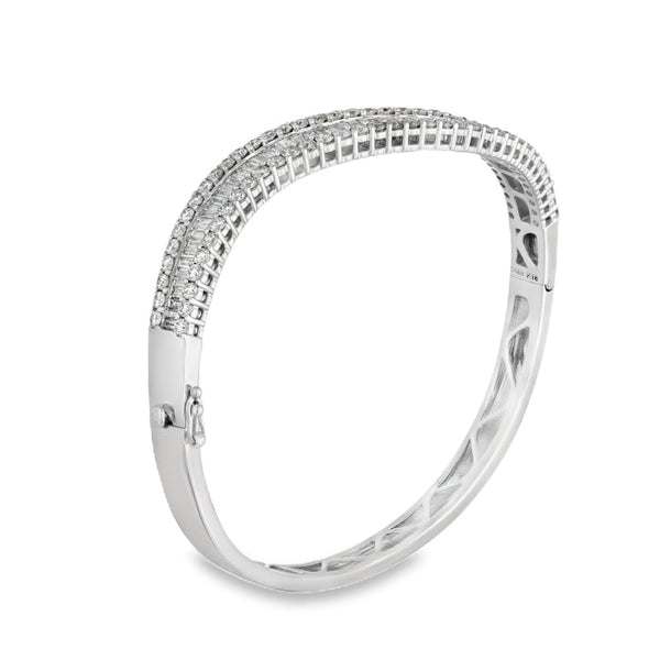18ct White Gold Diamond Wave Bangle - 17.5cm - 4.68ct