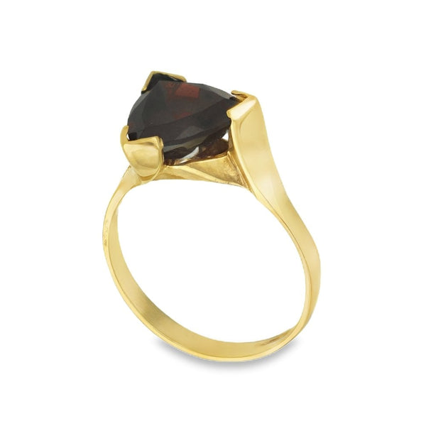 9ct Yellow Gold Trillion-Cut Garnet Ring - Size O½ - 11mm
