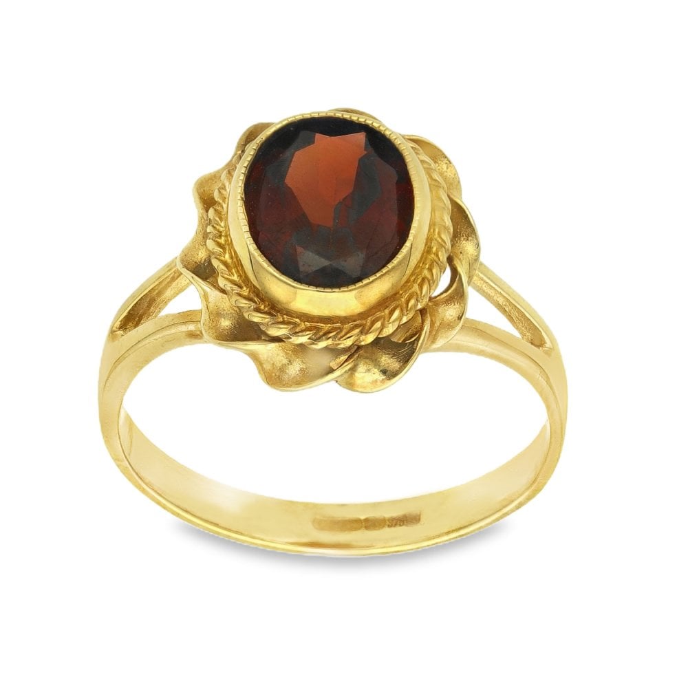 9ct Yellow Gold Oval Garnet Twist Edge Ring - Size N - 13mm