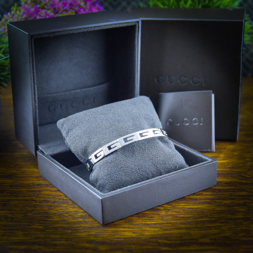18ct White Gold Diamond Set Gucci Bangle - 18cm - 27.8g
